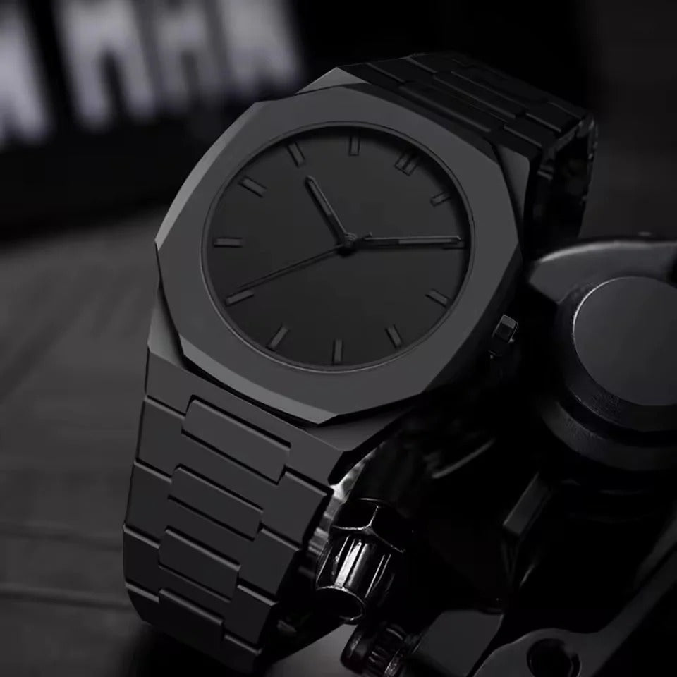 LuxVibe™ Black Saat